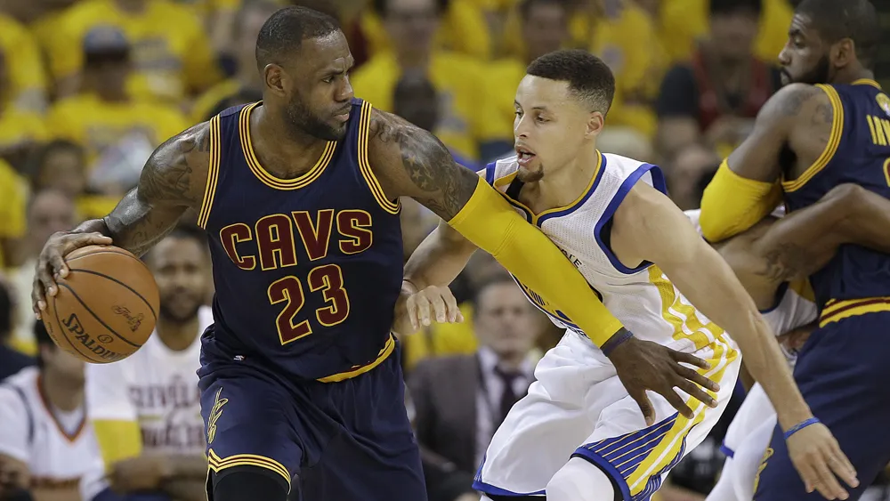 Stephen Curry e LeBron James se enfrentaram em 4 finais consecutivas, com Curry levando a melhor em 3
